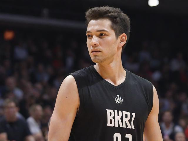 开云体育_ NBA历史上的经典时刻:值得铭记的瞬间,nba开幕式开场曲 开云体育_ NBA历史上的经典时刻:值得铭记的瞬间,nba开幕式开场曲