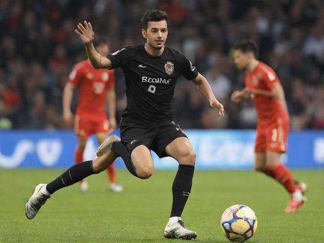 开云体育_ 德甲本赛季的黑马；球队的逆袭历程，德甲开球时间