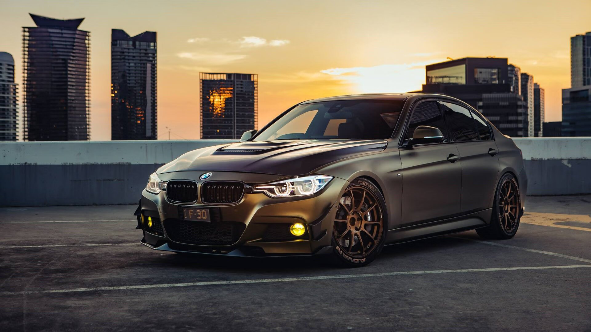 “英超领头羊迎战强敌，冠军争夺战愈发激烈”，英超爆冷夺冠