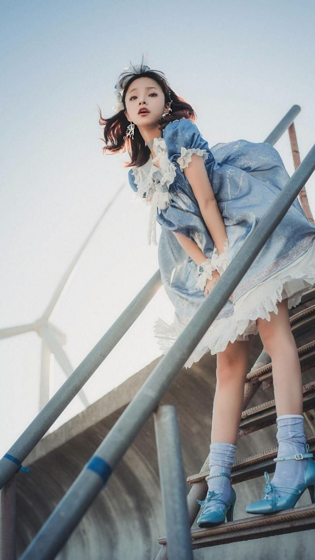 VAR是否应限制干预主裁非关键判罚，var裁判指的是