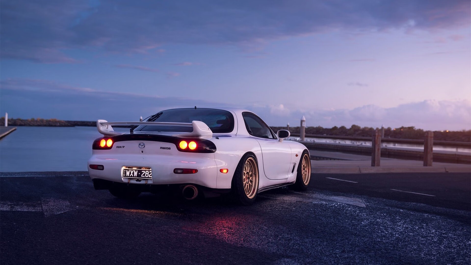 传媒报道中的足球:从现场到虚拟的全方位转变,足球转播广告