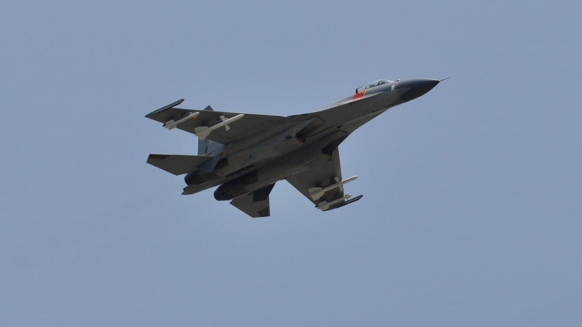 卡普尔精确的传球助力袋鼠队无缝衔接攻守，卡尔美袋鼠皮足球鞋怎么样