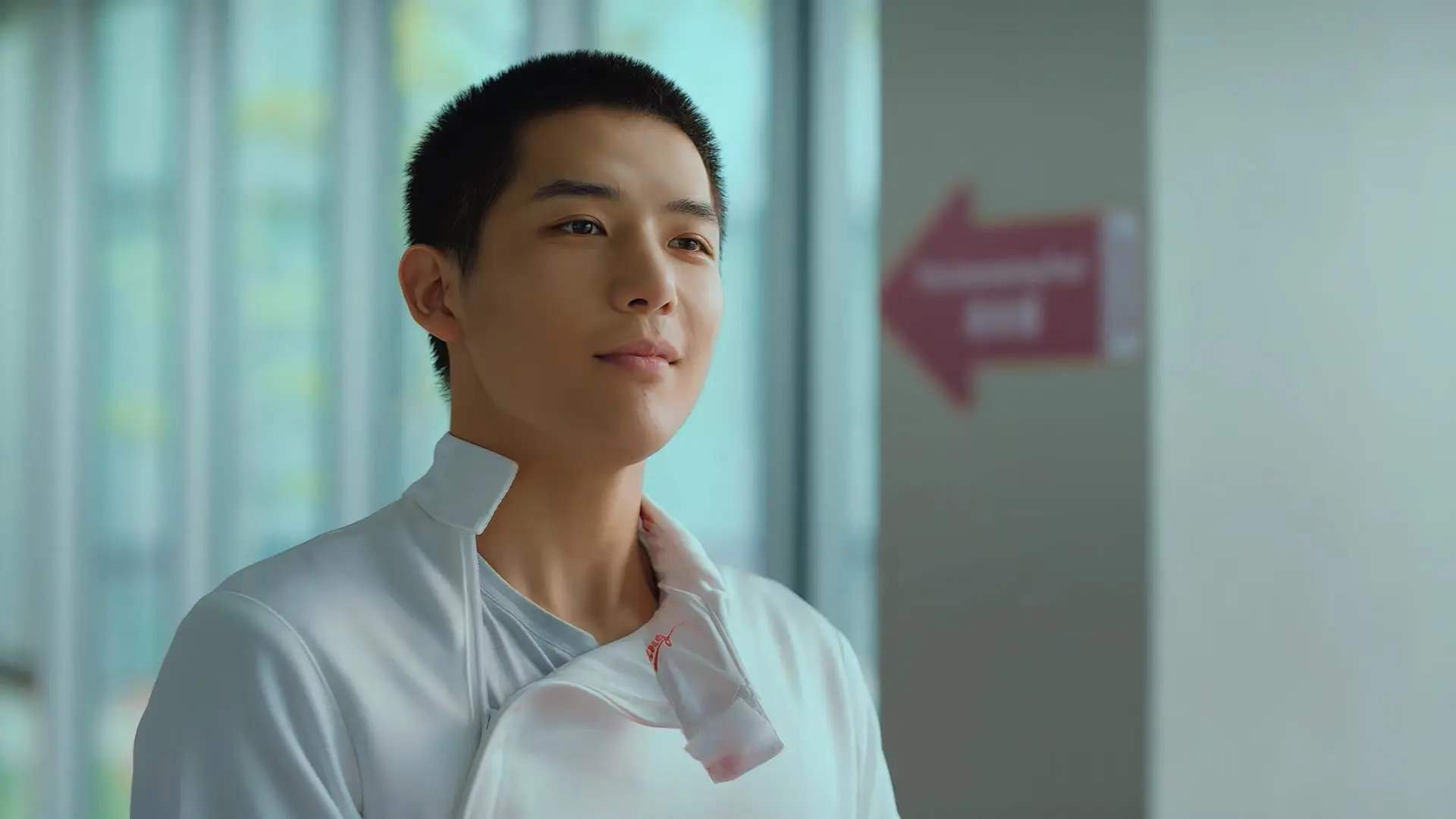 巴黎圣日耳曼在法甲持续领跑，豪华阵容威震欧洲